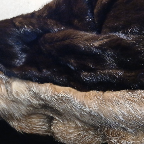 MUSCALUS Fur Car Length Coat - Fits Like a Large/XL - Picture 6 of 8